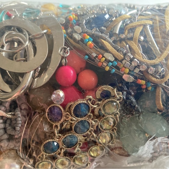 3lb+Mixed Costume crafters Jewelry Lot -  modern vintage - Picture 4 of 9